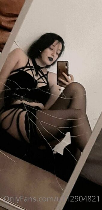 u112904821 Nakenläckor OnlyFans Foto 3