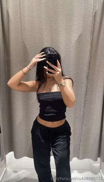 u428580721 Nakenläckor OnlyFans Foto 3