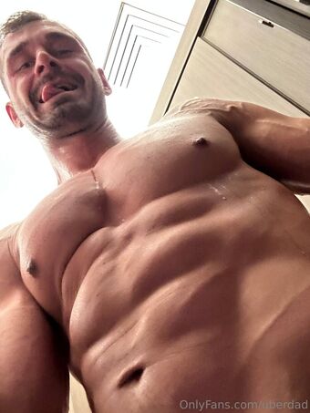 uberdad Nakenläckor OnlyFans Foto 18