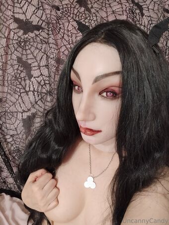 uncannycandy Nakenläckor OnlyFans Foto 11