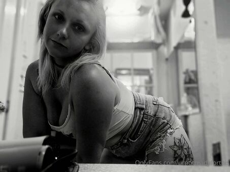 urnotreadyforthis Nakenläckor OnlyFans Foto 14
