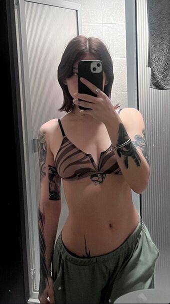 valcattt Nakenläckor OnlyFans Foto 1