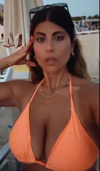 Valentina De Nucci Nakenläckor OnlyFans Foto 17