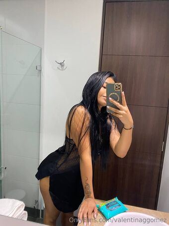 valentinaggomez Nakenläckor OnlyFans Foto 9