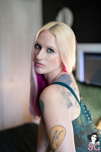 Vatra Nakenläckor OnlyFans Foto 4