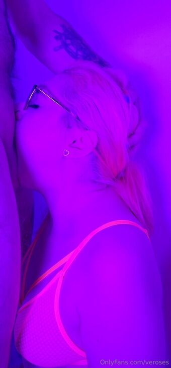 Veroses Nakenläckor OnlyFans Foto 4