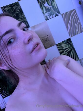 Vesalevine Nakenläckor OnlyFans Foto 29