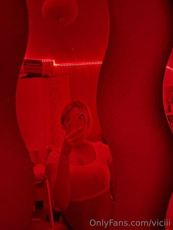 viciii Nakenläckor OnlyFans Foto 32