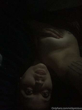 vickyvicious Nakenläckor OnlyFans Foto 16