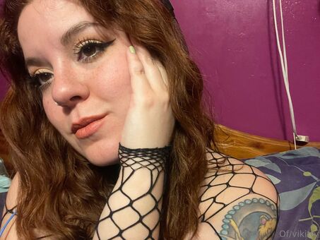 vikitty Nakenläckor OnlyFans Foto 48