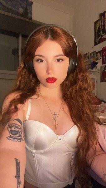Violetabb_ Nakenläckor OnlyFans Foto 23