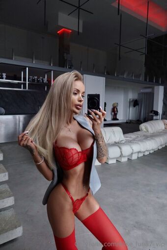 Vlada Capeloon Nakenläckor OnlyFans Foto 127