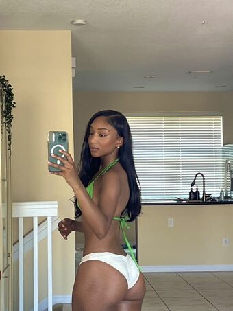 warriyah Nakenläckor OnlyFans Foto 22