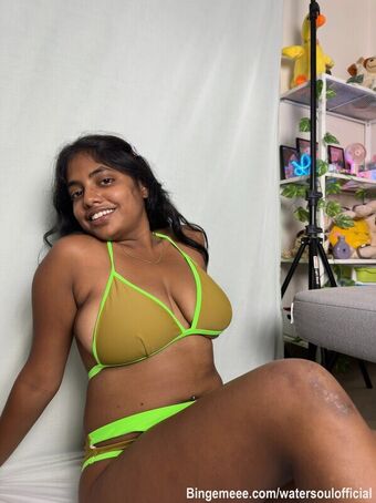 Watersoul Nakenläckor OnlyFans Foto 29