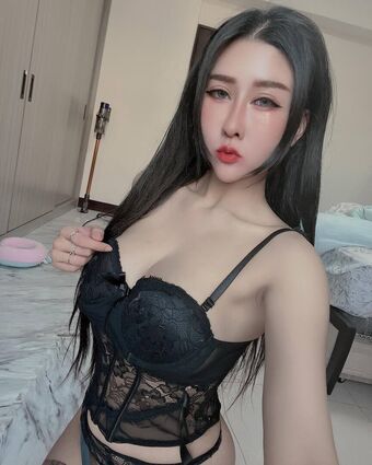 Wei Ling 凌薇 Nakenläckor OnlyFans Foto 29