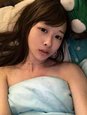 Weiwei610 Nakenläckor OnlyFans Foto 3