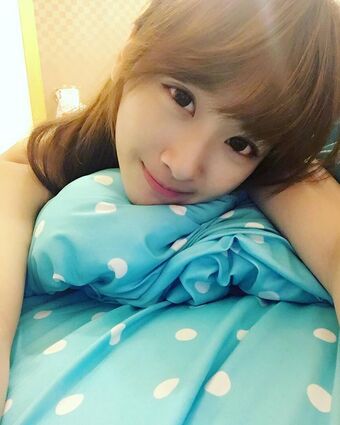 Weiwei610 Nakenläckor OnlyFans Foto 4