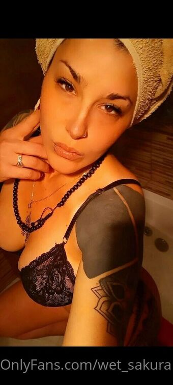 wet_sakura