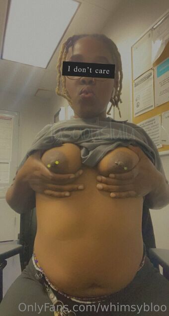 whimsybloo Nakenläckor OnlyFans Foto 23
