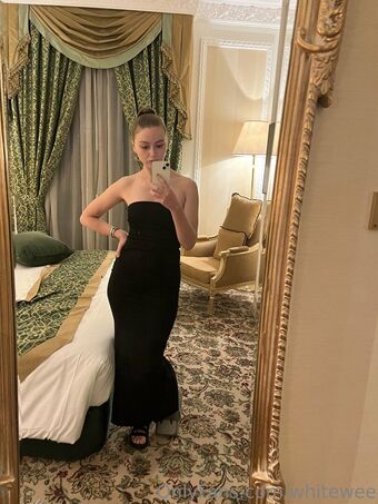 whitewee Nakenläckor OnlyFans Foto 11