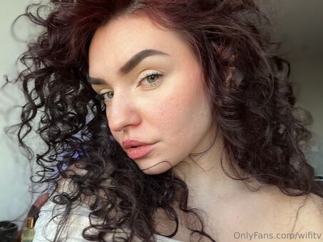 wifitv Nakenläckor OnlyFans Foto 2