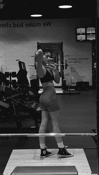 Willow Shields Nakenläckor OnlyFans Foto 224