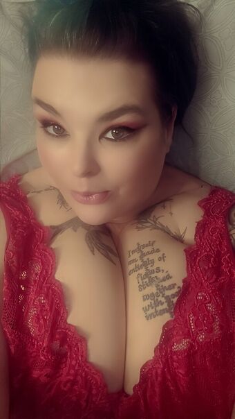 Witchy1985 Nakenläckor OnlyFans Foto 12