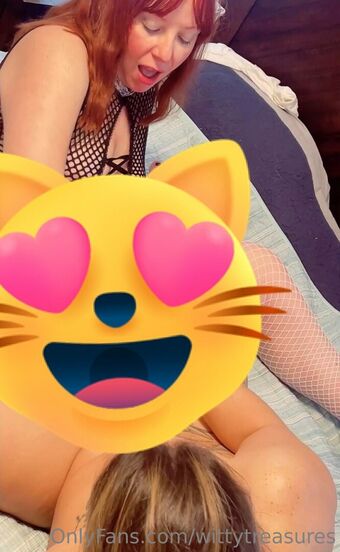 wittytreasures Nakenläckor OnlyFans Foto 3