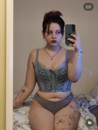 WOEFULLLY Nakenläckor OnlyFans Foto 4