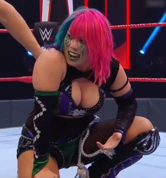 WWE Asuka Nakenläckor OnlyFans Foto 9