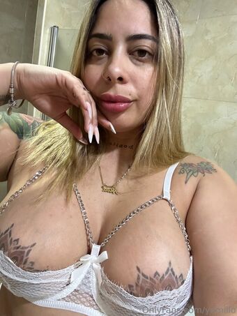 yemillo Nakenläckor OnlyFans Foto 13