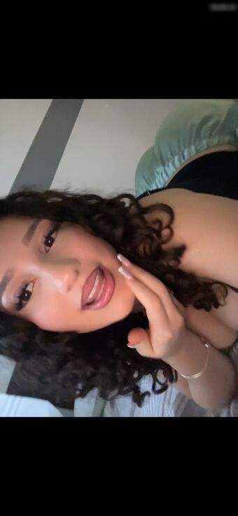 Yisel Nakenläckor OnlyFans Foto 24