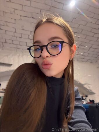 yourbaevan Nakenläckor OnlyFans Foto 23