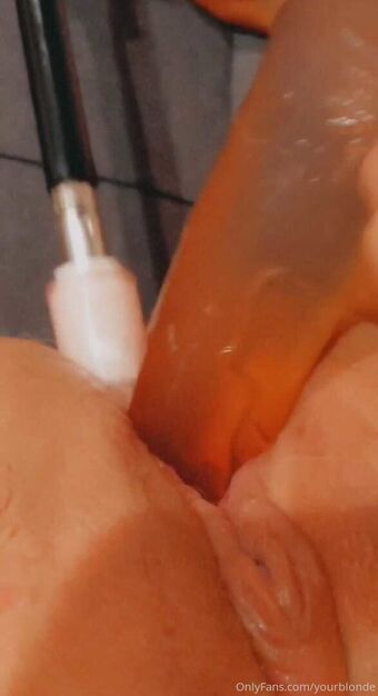 yourblonde Nakenläckor OnlyFans Foto 16