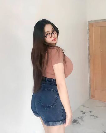 yourelvv Nakenläckor OnlyFans Foto 19