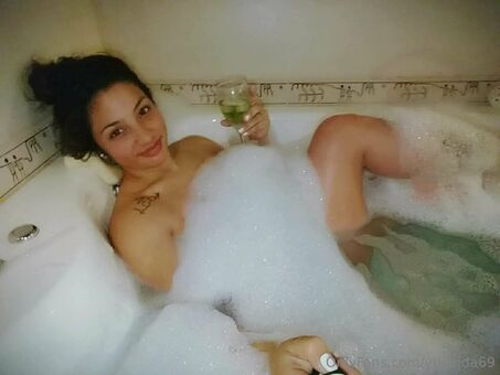 yuliaida69 Nakenläckor OnlyFans Foto 35