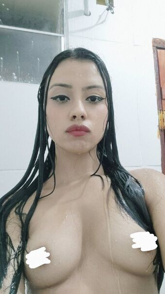 Yumiz1nha Nakenläckor OnlyFans Foto 8