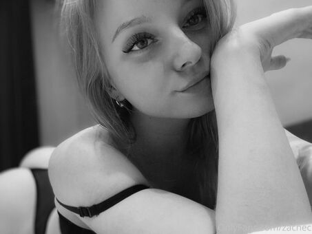 Zachec Nakenläckor OnlyFans Foto 38