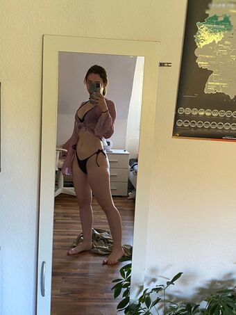 Zarahchan Nakenläckor OnlyFans Foto 30