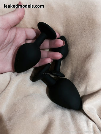 Sneaky Risa Nakenläckor OnlyFans Foto 7
